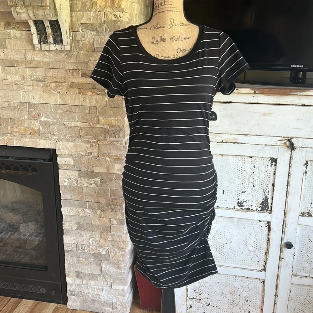 Sundry black t-shirt crew neck dress w white stripe and ruching down side lined